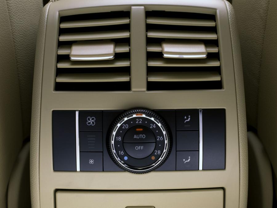  Mercedes-Benz ML-Class 2006 года  (фото 372 из 400)